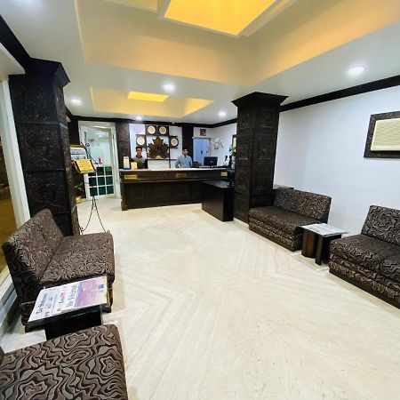 Отель Saluja Residency Силигури Экстерьер фото