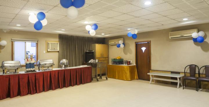 Отель Saluja Residency Силигури Экстерьер фото