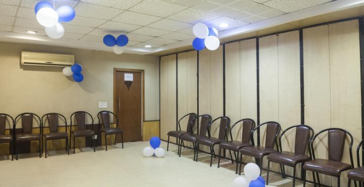 Отель Saluja Residency Силигури Экстерьер фото